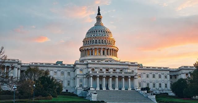 Regulatory Uncertainty Strikes: $1 Billion Flees U.S. Crypto ETPs Amid Legislative Delays